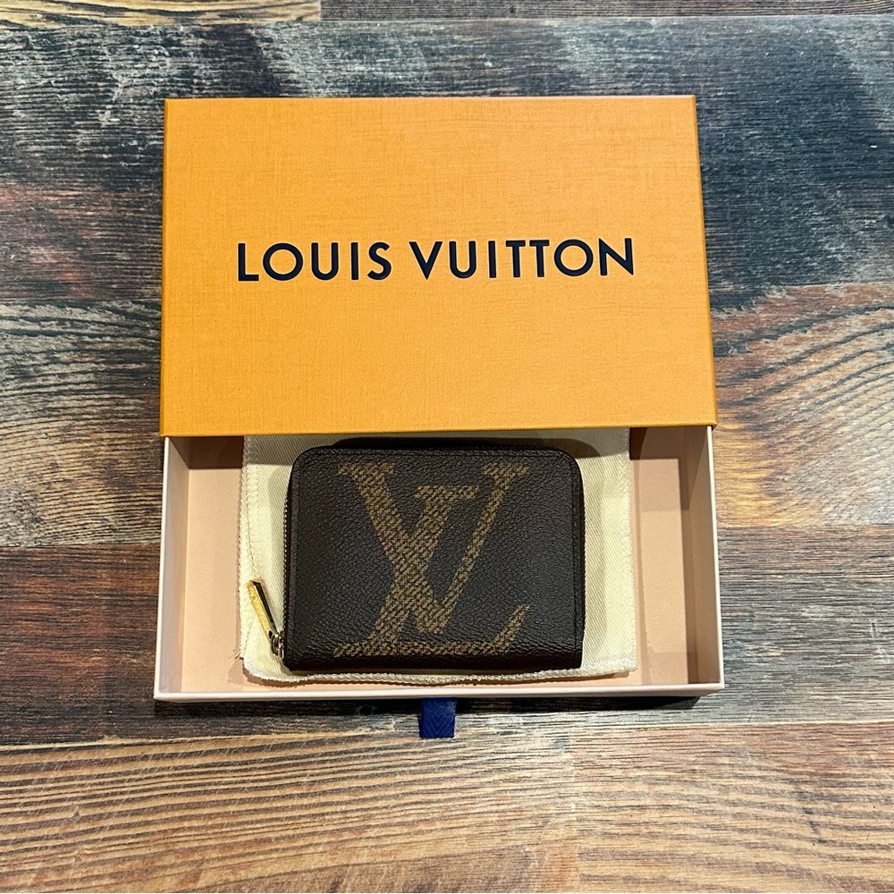 Louis Vuitton Giant Monogram Reverse Zippy Waller